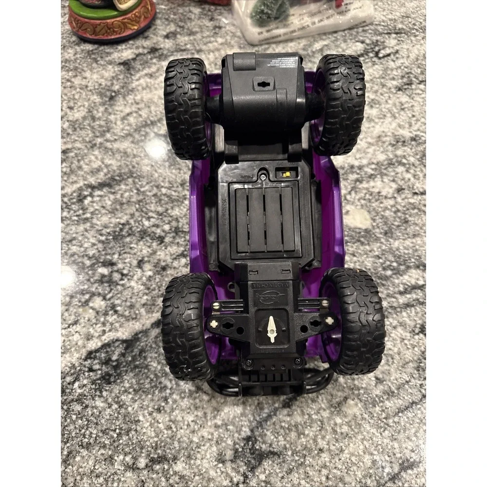 Jada Toys Girlmazing 1/16 Scale Purple R/C‎ Jeep No Remote